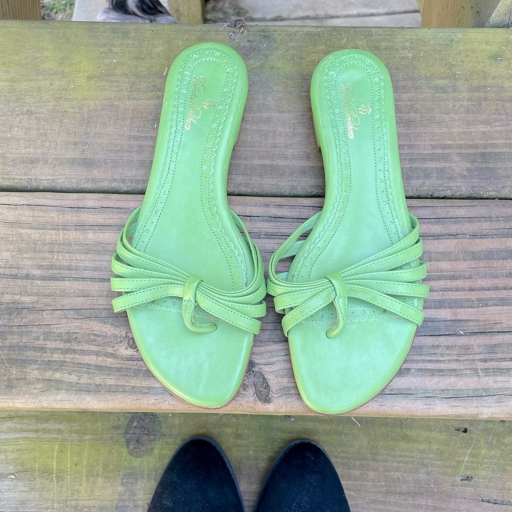 Brooks Brothers Y2K Lime Green Artistic Real Leather Strappy Flip Flop Sandals